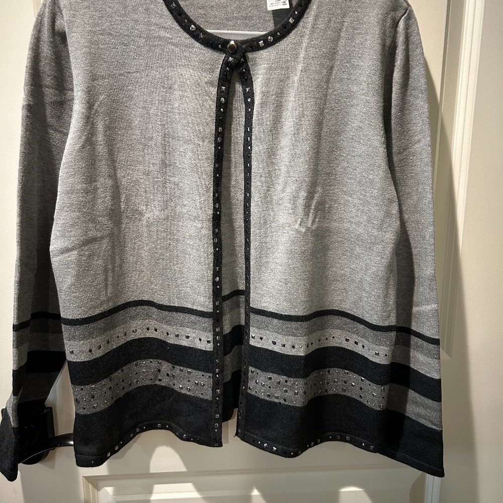 Beautiful Alfred Dunner 2-Fer in Shades of Gray